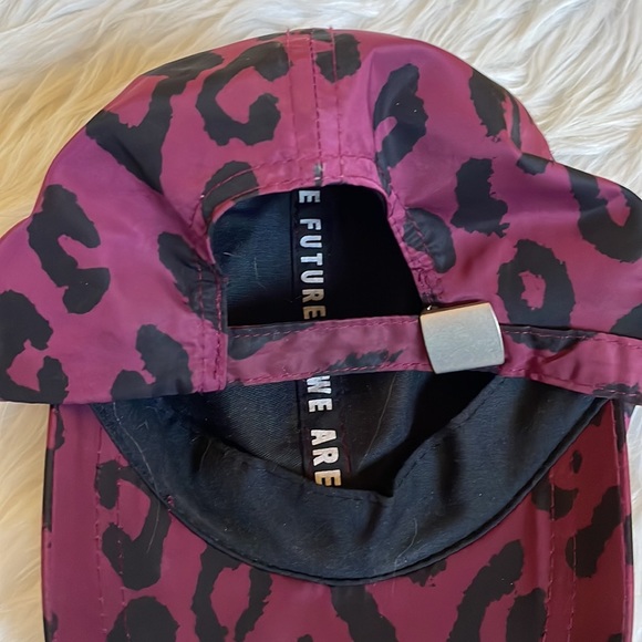 Hat - Picture 3 of 5